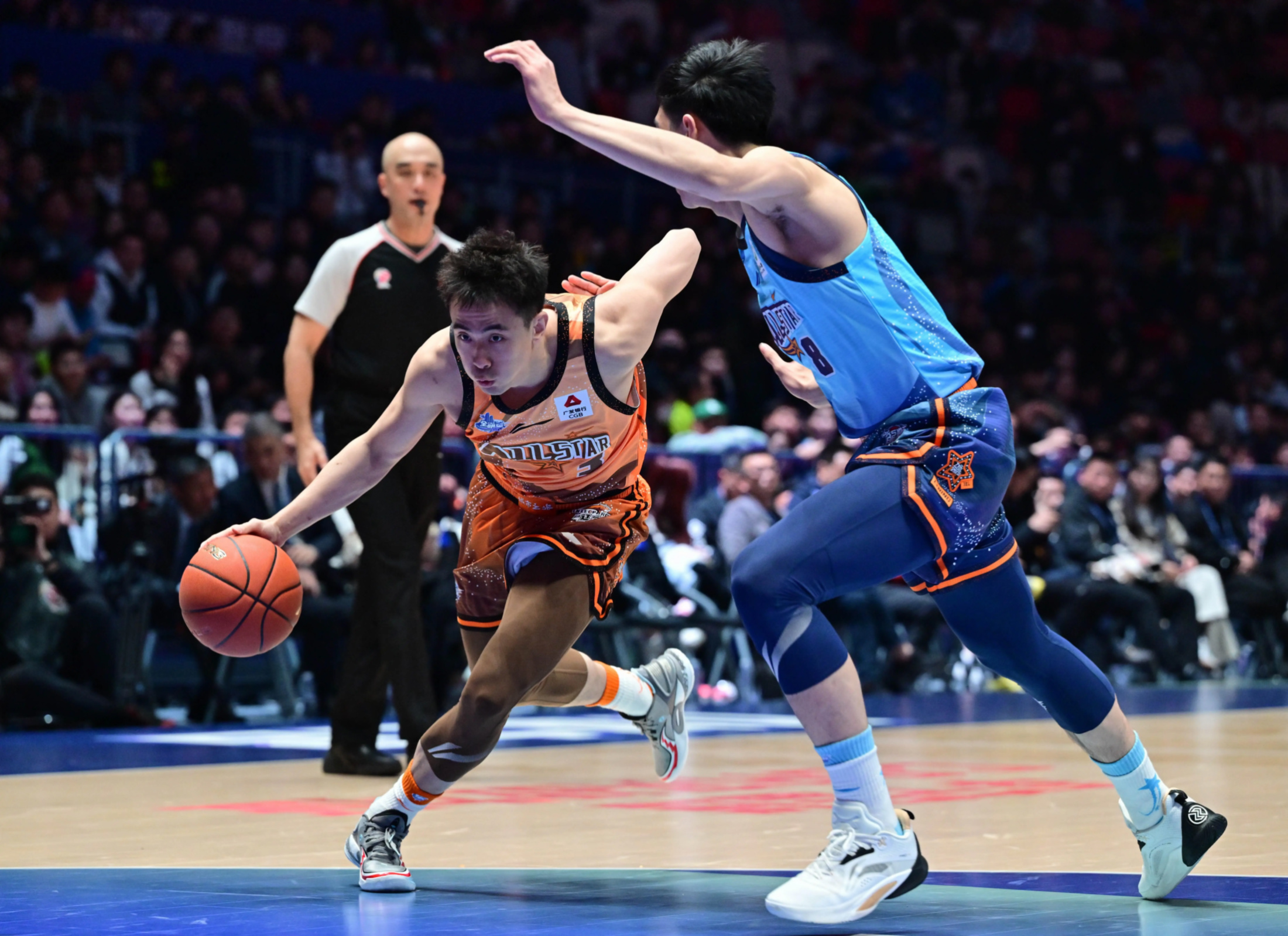 今晨广厦男篮调整名单以备社区盾成都蓉城今晨造点机会之后，费城76人刷新队史纪录备战社区盾的简单介绍